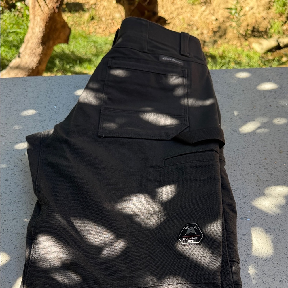 New Mountain ops. Eddie Bauer Black first ascent Pants. 33 x 34.